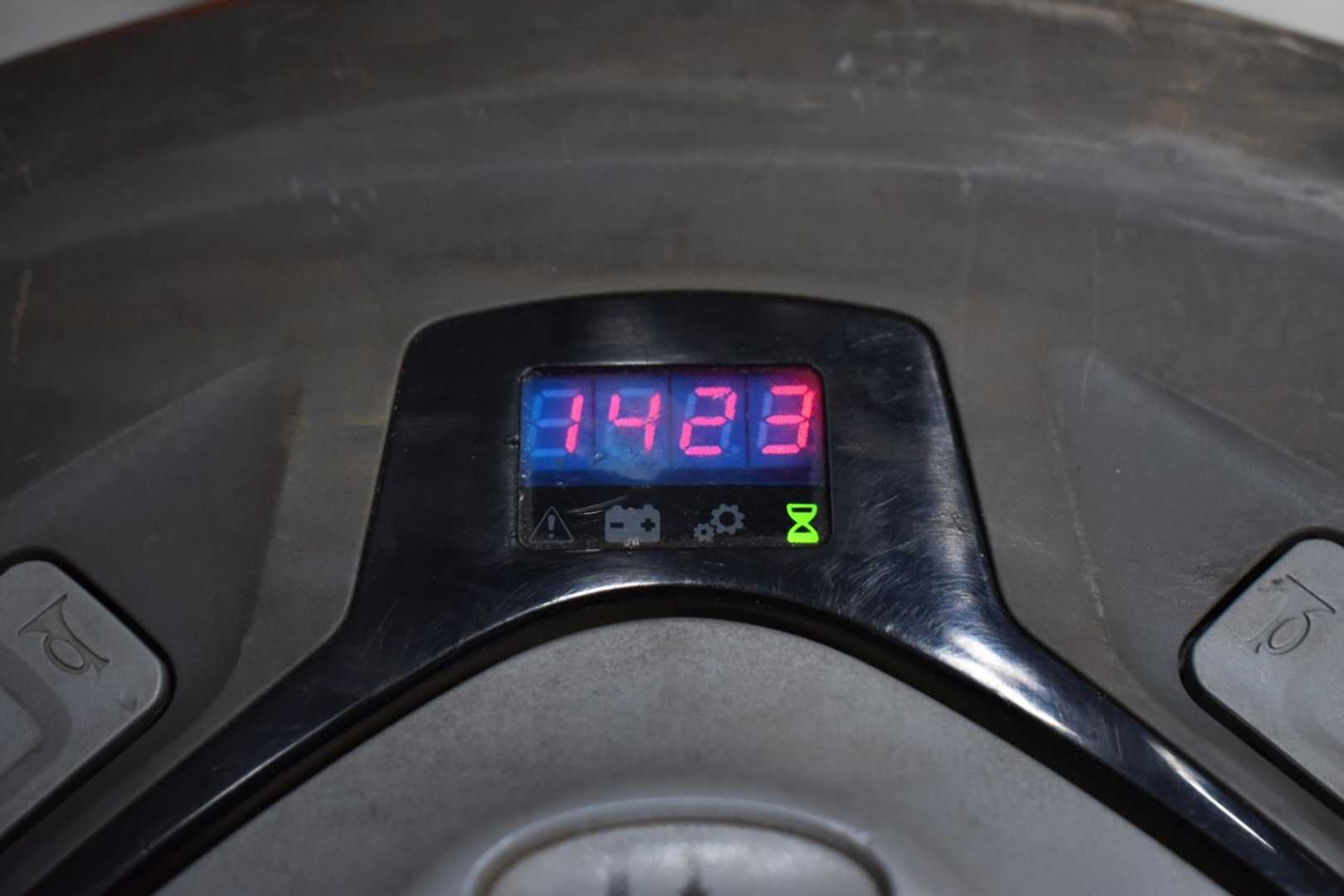 Used Forklift Toyota SWE 080L /57222/ Augšējo augstplauktu komplektētājs (< 6 m) (Image 8) Used Forklift Toyota SWE 080L /57222/ Augšējo augstplauktu komplektētājs (< 6 m) (Image 8)