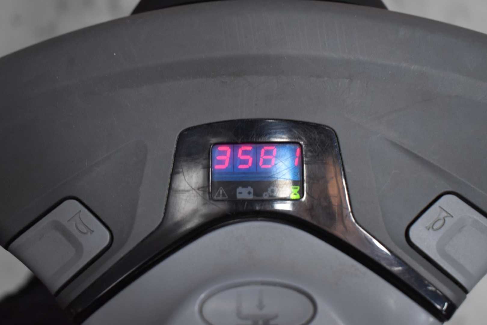 Used Forklift Toyota SWE 080L /57983/ Augšējo augstplauktu komplektētājs (< 6 m) (Image 8) Used Forklift Toyota SWE 080L /57983/ Augšējo augstplauktu komplektētājs (< 6 m) (Image 8)