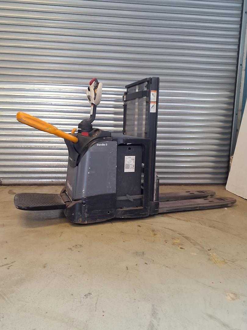 Used Forklift Crown DT3040-TL-2600 Balstdakšu krautņotāja vadītāja stāvplatforma (vai līdzbraucēja platforma) (Image 2) Used Forklift Crown DT3040-TL-2600 Balstdakšu krautņotāja vadītāja stāvplatforma (vai līdzbraucēja platforma) (Image 2)