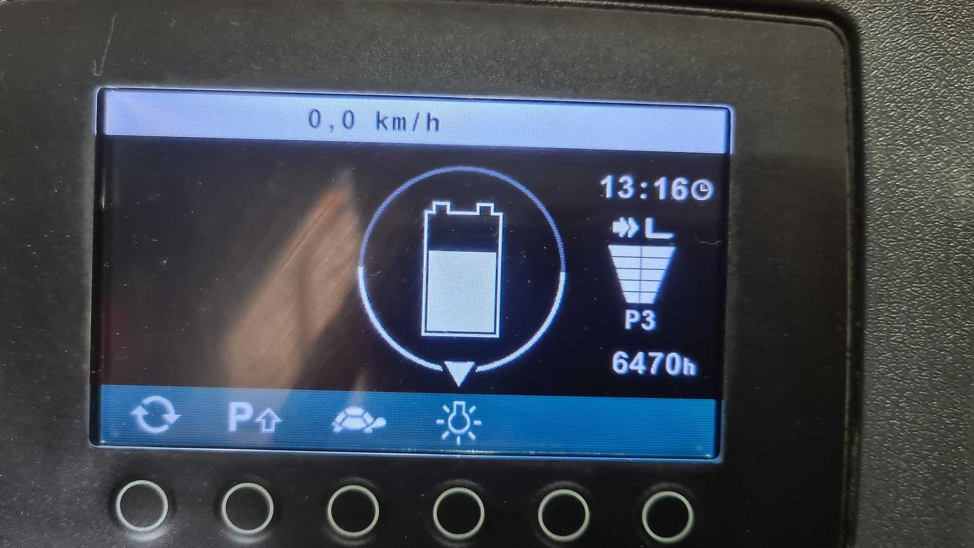 Used Forklift Jungheinrich EKS110Z Balstdakšu krautņotāja vadītāja stāvplatforma (vai līdzbraucēja platforma) (Image 12) Used Forklift Jungheinrich EKS110Z Balstdakšu krautņotāja vadītāja stāvplatforma (vai līdzbraucēja platforma) (Image 12)