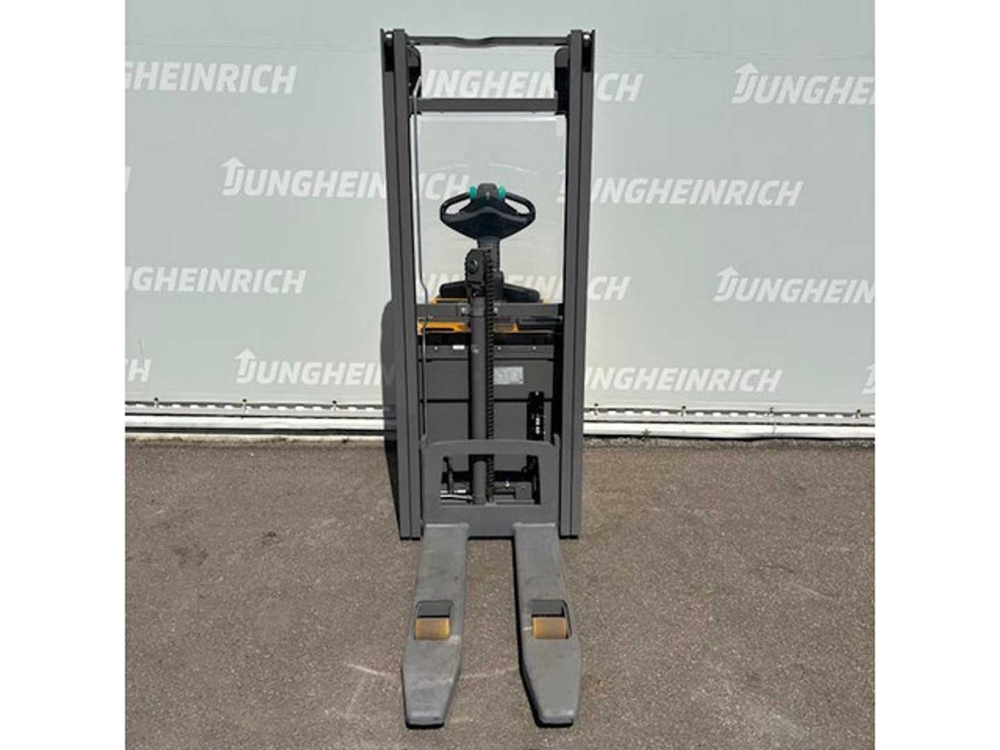 Used Forklift Jungheinrich ERC 212 3200ZZ Balstdakšu krautņotāja vadītāja stāvplatforma (vai līdzbraucēja platforma) (Image 4)