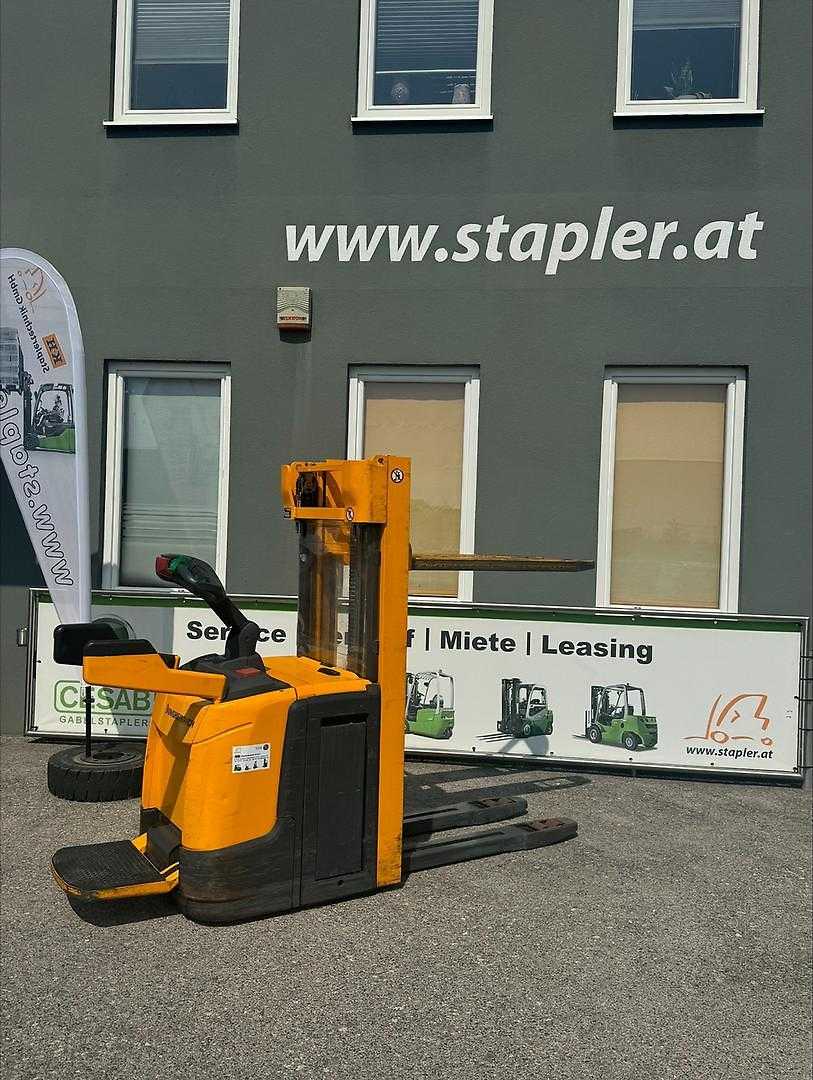 Used Forklift Jungheinrich ERC 216Z Balstdakšu krautņotāja vadītāja stāvplatforma (vai līdzbraucēja platforma) (Image 6) Used Forklift Jungheinrich ERC 216Z Balstdakšu krautņotāja vadītāja stāvplatforma (vai līdzbraucēja platforma) (Image 6)