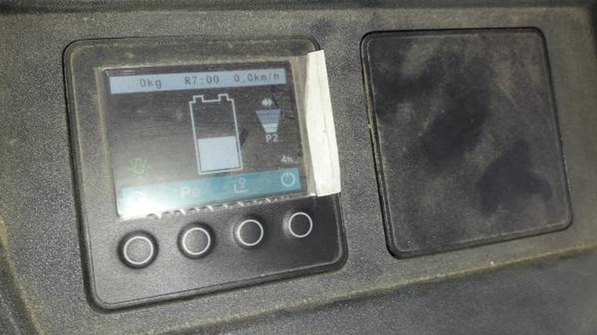 Used Forklift Jungheinrich ERC 216 Li 115 420 ZZ Balstdakšu krautņotāja vadītāja stāvplatforma (vai līdzbraucēja platforma) (Image 4) Used Forklift Jungheinrich ERC 216 Li 115 420 ZZ Balstdakšu krautņotāja vadītāja stāvplatforma (vai līdzbraucēja platforma) (Image 4)
