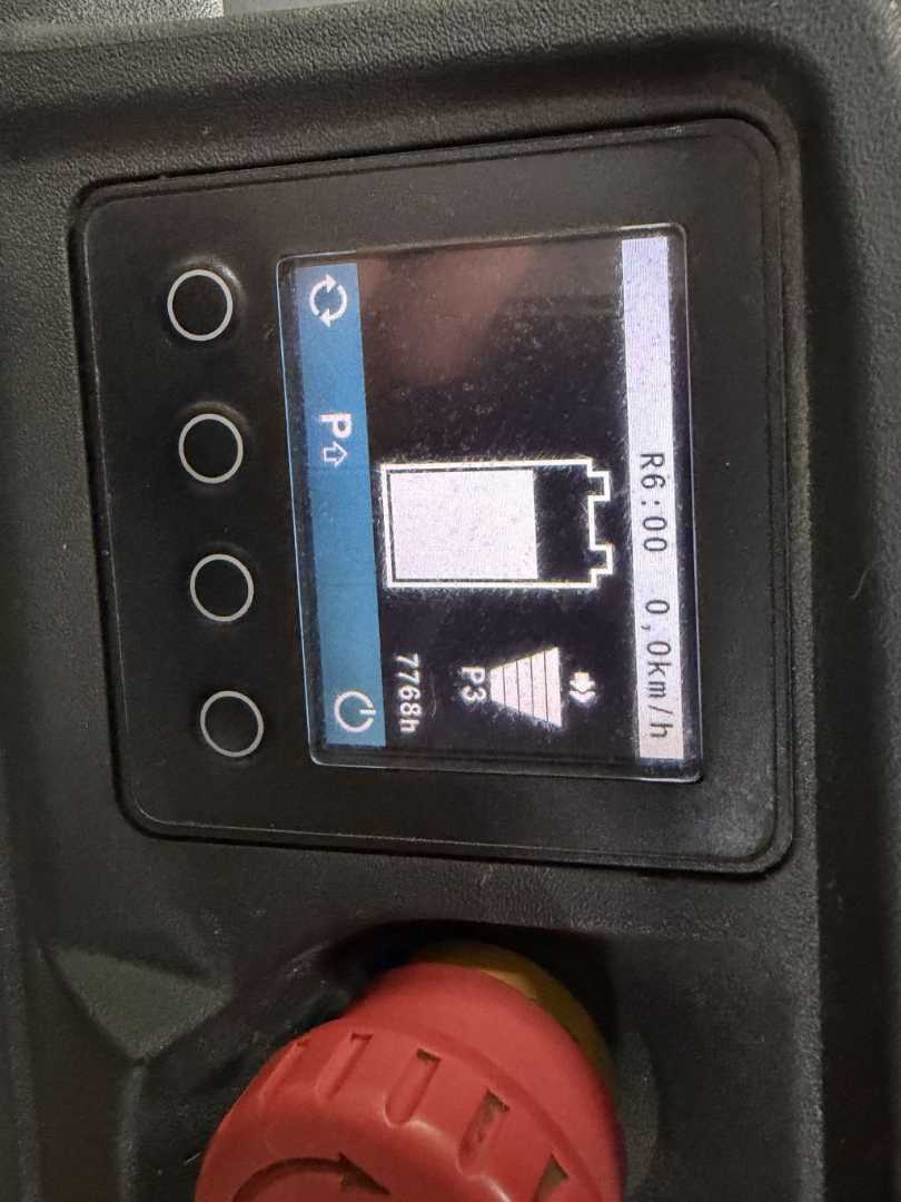 Used Forklift Jungheinrich ECE220 Balstdakšu krautņotāja vadītāja stāvplatforma (vai līdzbraucēja platforma) (Image 9) Used Forklift Jungheinrich ECE220 Balstdakšu krautņotāja vadītāja stāvplatforma (vai līdzbraucēja platforma) (Image 9)