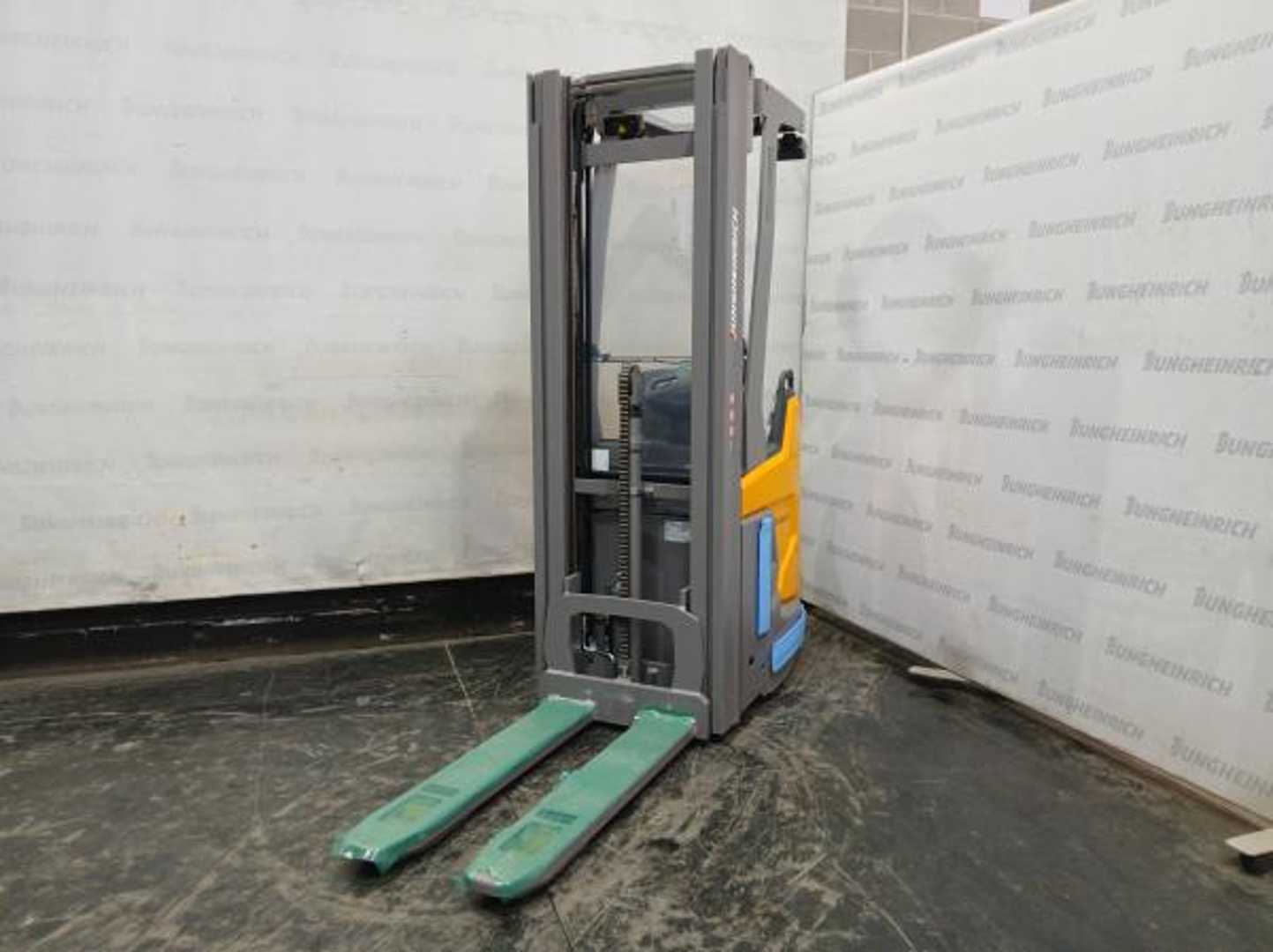 Used Forklift Jungheinrich ERC 214zi 115 535 DZ Balstdakšu krautņotāja vadītāja stāvplatforma (vai līdzbraucēja platforma) (Image 2) Used Forklift Jungheinrich ERC 214zi 115 535 DZ Balstdakšu krautņotāja vadītāja stāvplatforma (vai līdzbraucēja platforma) (Image 2)
