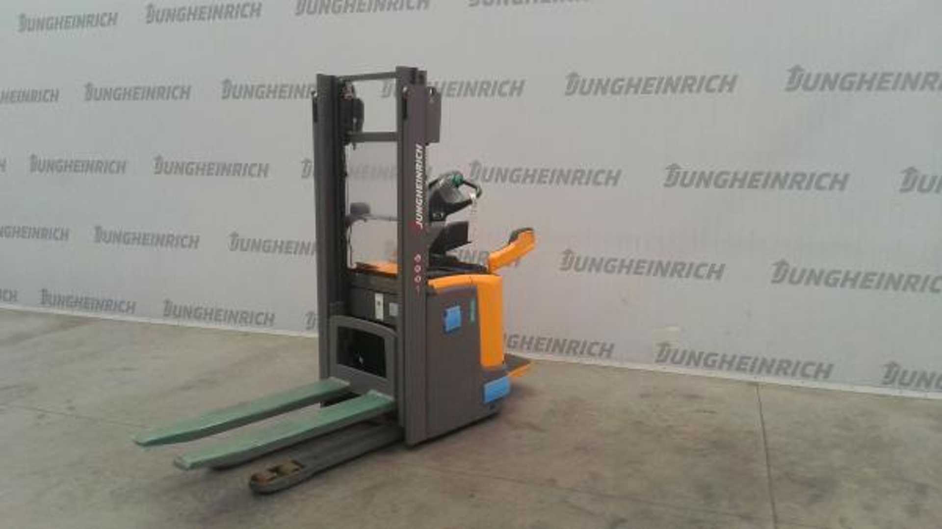 Used Forklift Jungheinrich ERC 216 KP 115-280 ZT Balstdakšu krautņotāja vadītāja stāvplatforma (vai līdzbraucēja platforma) (Image 2) Used Forklift Jungheinrich ERC 216 KP 115-280 ZT Balstdakšu krautņotāja vadītāja stāvplatforma (vai līdzbraucēja platforma) (Image 2)