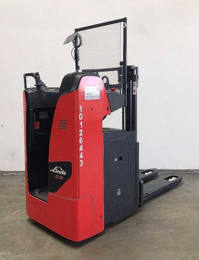 Used Forklift Linde D 12 S 1164-03 Balstdakšu krautņotāja vadītāja stāvplatforma (vai līdzbraucēja platforma) (Image 8) Used Forklift Linde D 12 S 1164-03 Balstdakšu krautņotāja vadītāja stāvplatforma (vai līdzbraucēja platforma) (Image 8)