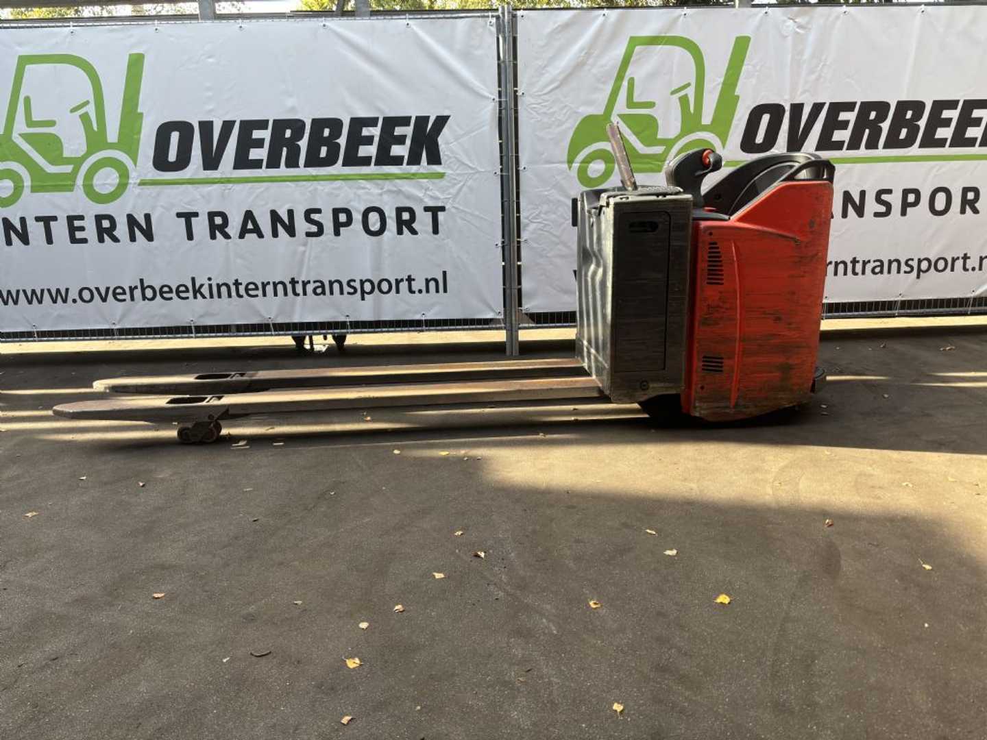 Used Forklift Linde T25SP-02 Balstdakšu krautņotāja vadītāja stāvplatforma (vai līdzbraucēja platforma) (Image 2) Used Forklift Linde T25SP-02 Balstdakšu krautņotāja vadītāja stāvplatforma (vai līdzbraucēja platforma) (Image 2)