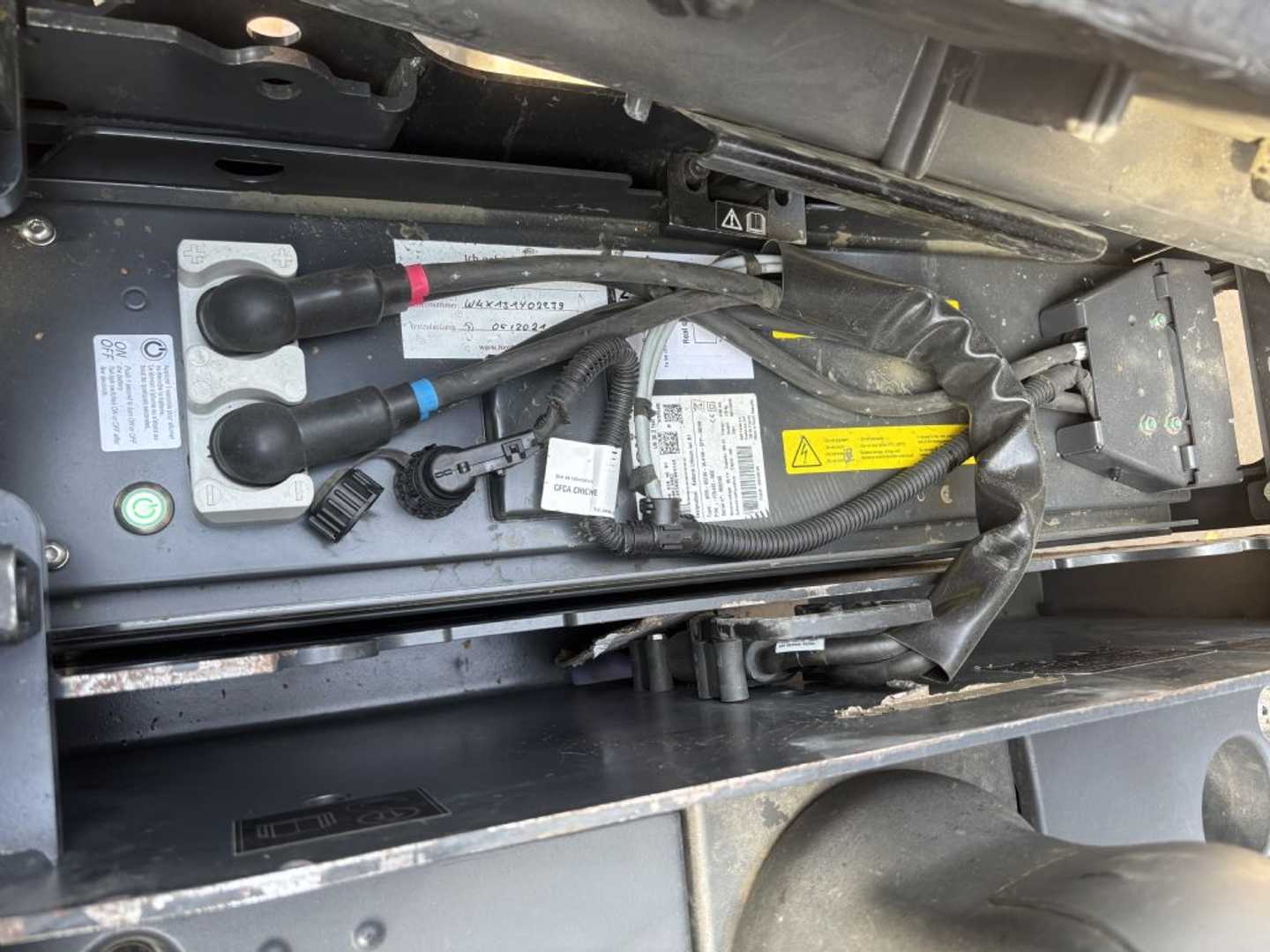 Used Forklift Linde T25SP-02 Balstdakšu krautņotāja vadītāja stāvplatforma (vai līdzbraucēja platforma) (Image 4) Used Forklift Linde T25SP-02 Balstdakšu krautņotāja vadītāja stāvplatforma (vai līdzbraucēja platforma) (Image 4)