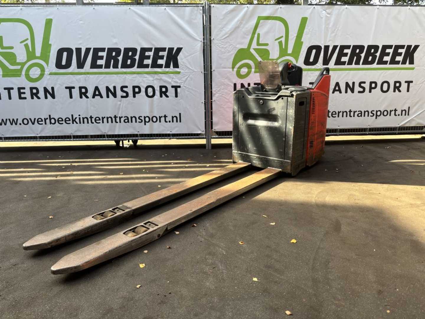 Used Forklift Linde T25SP-02 Balstdakšu krautņotāja vadītāja stāvplatforma (vai līdzbraucēja platforma) (Image 6) Used Forklift Linde T25SP-02 Balstdakšu krautņotāja vadītāja stāvplatforma (vai līdzbraucēja platforma) (Image 6)