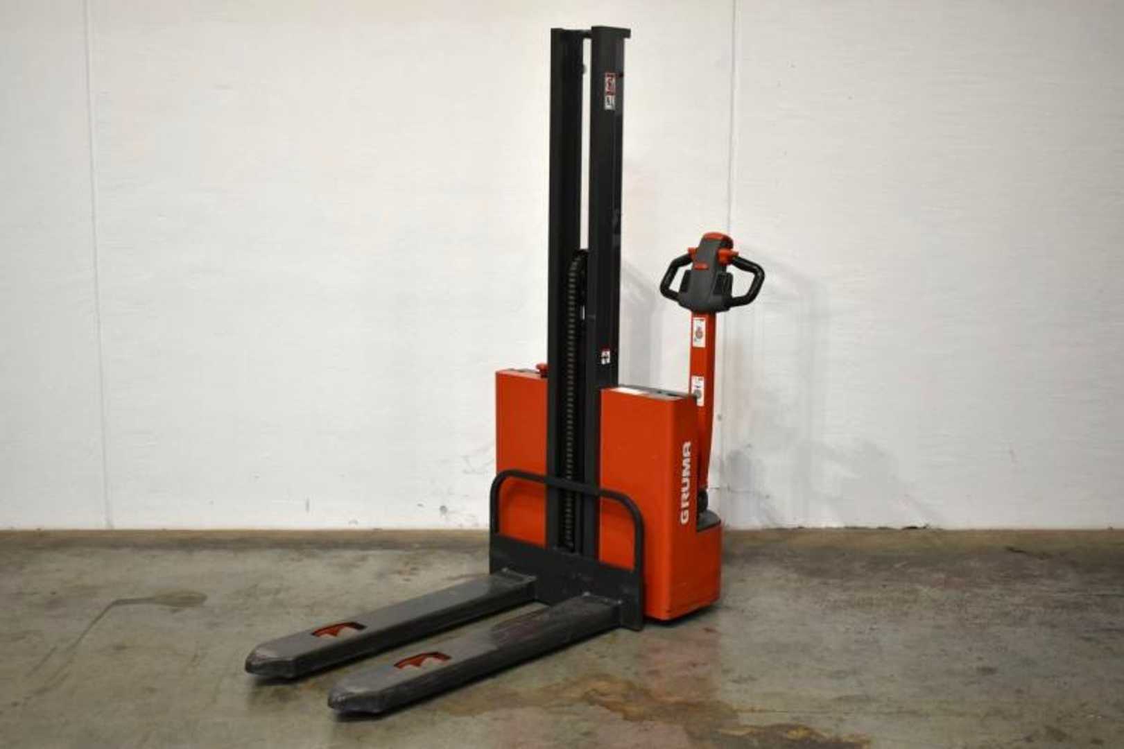 Used Forklift Linde MM 10 1167-02 Balstdakšu krautņotāja vadītāja stāvplatforma (vai līdzbraucēja platforma) (Image 2) Used Forklift Linde MM 10 1167-02 Balstdakšu krautņotāja vadītāja stāvplatforma (vai līdzbraucēja platforma) (Image 2)