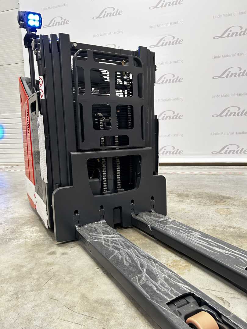 Used Forklift Linde D14 SP : 1,4t / 2t (133-01) Balstdakšu krautņotāja vadītāja stāvplatforma (vai līdzbraucēja platforma) (Image 3) Used Forklift Linde D14 SP : 1,4t / 2t (133-01) Balstdakšu krautņotāja vadītāja stāvplatforma (vai līdzbraucēja platforma) (Image 3)
