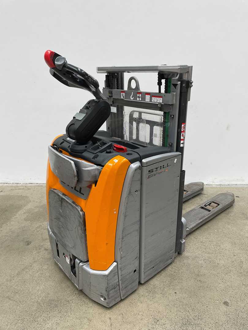 Used Forklift STILL EXV-SF14I_BATT.NEU Balstdakšu krautņotāja vadītāja stāvplatforma (vai līdzbraucēja platforma) (Image 1) Used Forklift STILL EXV-SF14I_BATT.NEU Balstdakšu krautņotāja vadītāja stāvplatforma (vai līdzbraucēja platforma) (Image 1)
