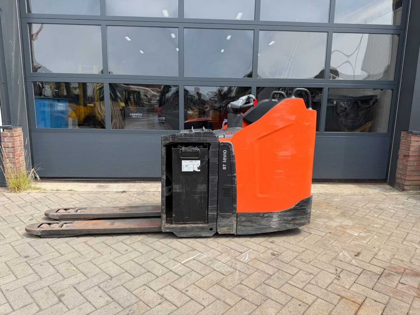 Used Forklift Toyota LPE250 Balstdakšu krautņotāja vadītāja stāvplatforma (vai līdzbraucēja platforma) (Image 5)