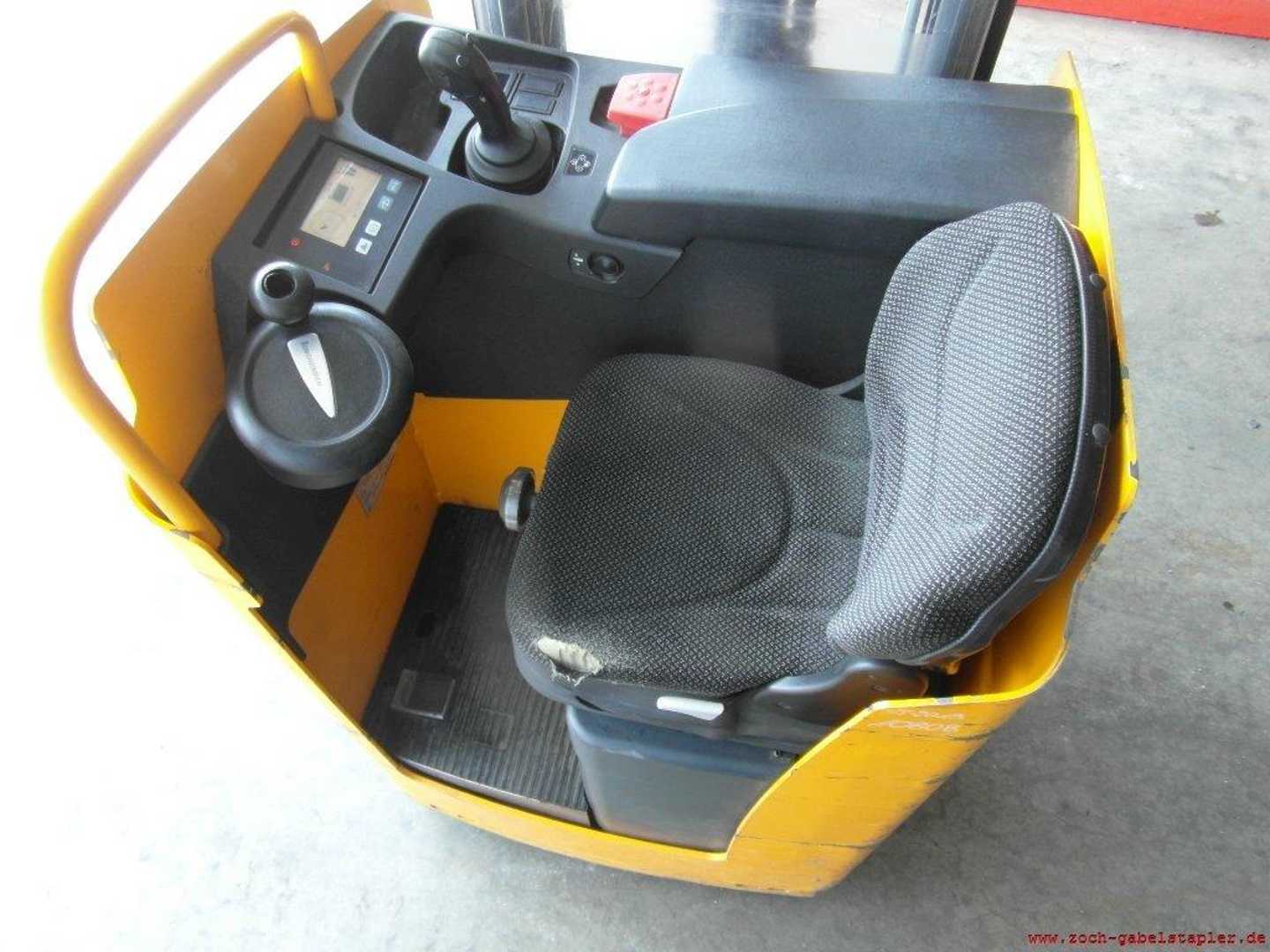 Used Forklift Jungheinrich ESC216-Z Balstdakšu krautņotāja vadītāja sēdeklis (Image 4) Used Forklift Jungheinrich ESC216-Z Balstdakšu krautņotāja vadītāja sēdeklis (Image 4)