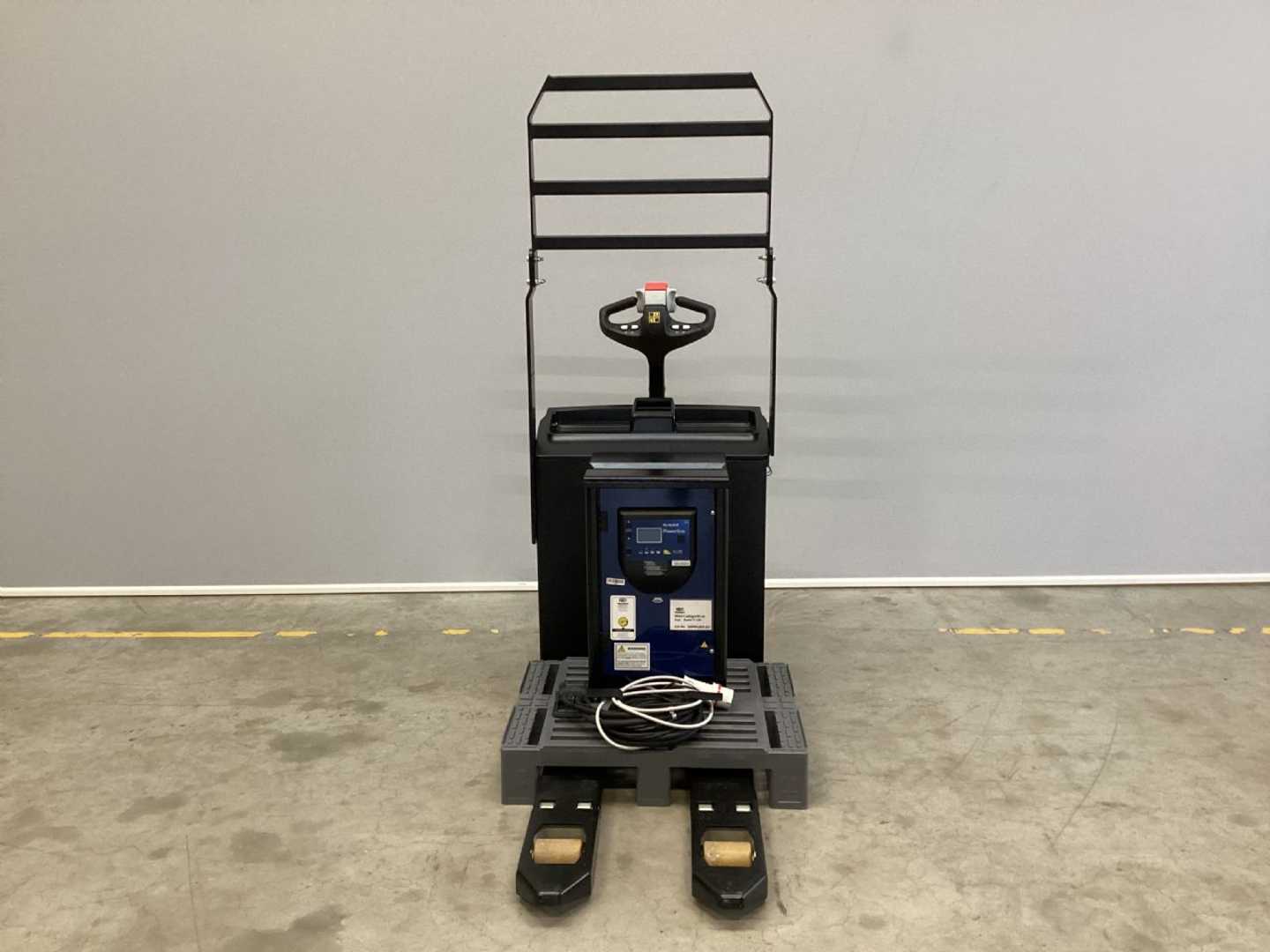 Used Forklift Hyster P2.0 Balstdakšu krautņotājs ar dīseli (Image 5)