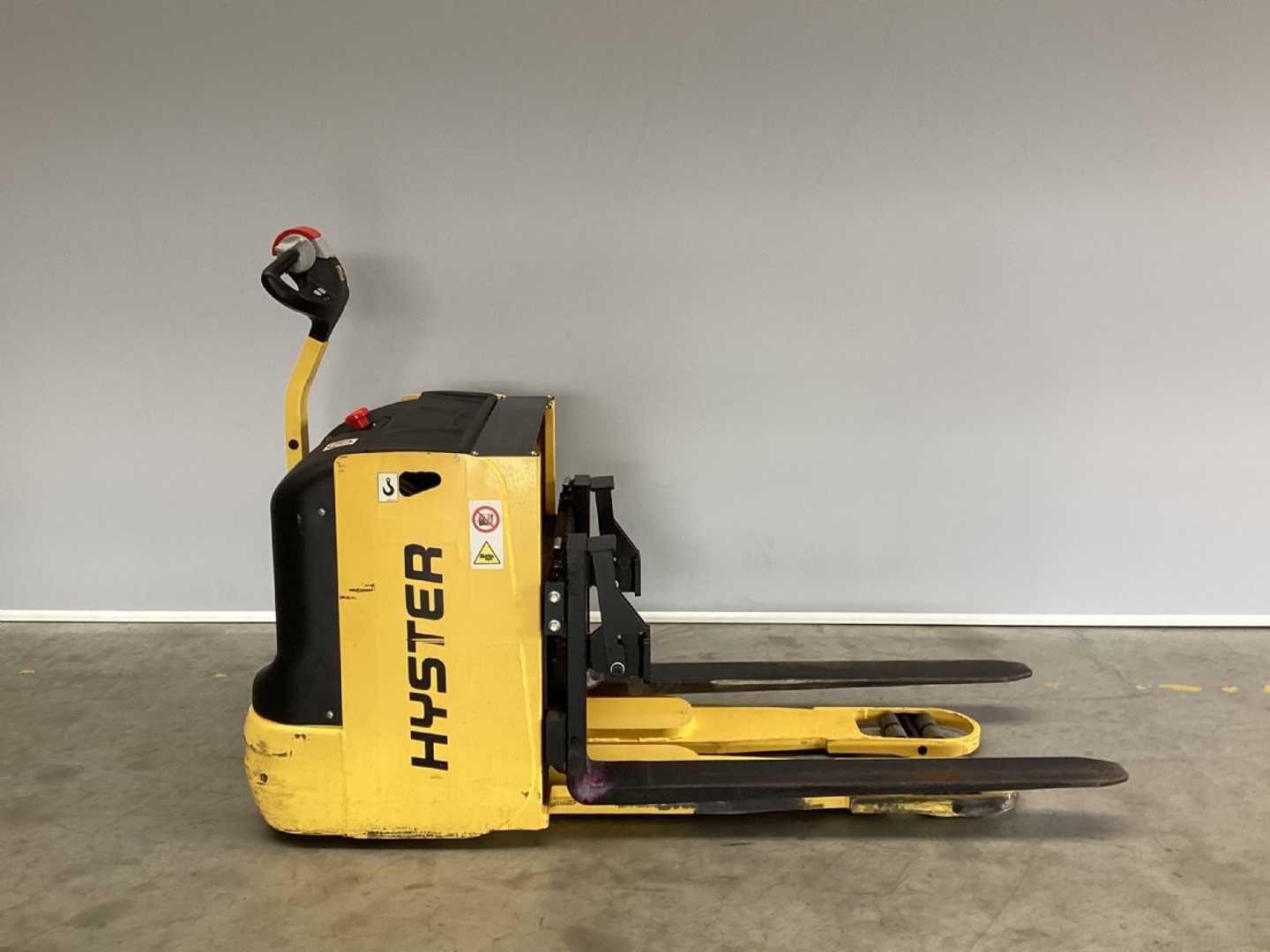Used Forklift Hyster S2.4HBE Balstdakšu krautņotājs ar dīseli (Image 4) Used Forklift Hyster S2.4HBE Balstdakšu krautņotājs ar dīseli (Image 4)