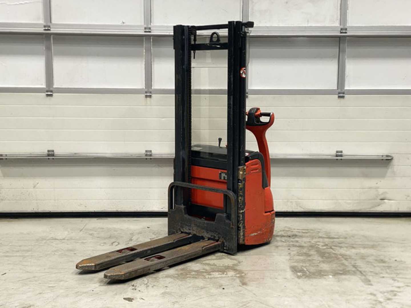 Used Forklift Linde L12 Balstdakšu krautņotājs ar dīseli (Image 1) Used Forklift Linde L12 Balstdakšu krautņotājs ar dīseli (Image 1)
