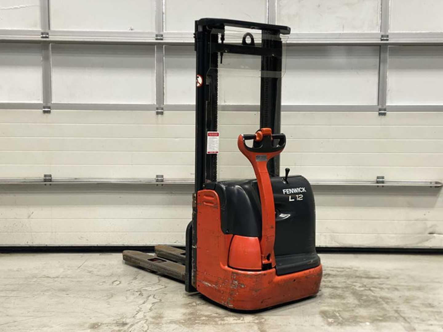 Used Forklift Linde L12 Balstdakšu krautņotājs ar dīseli (Image 3) Used Forklift Linde L12 Balstdakšu krautņotājs ar dīseli (Image 3)