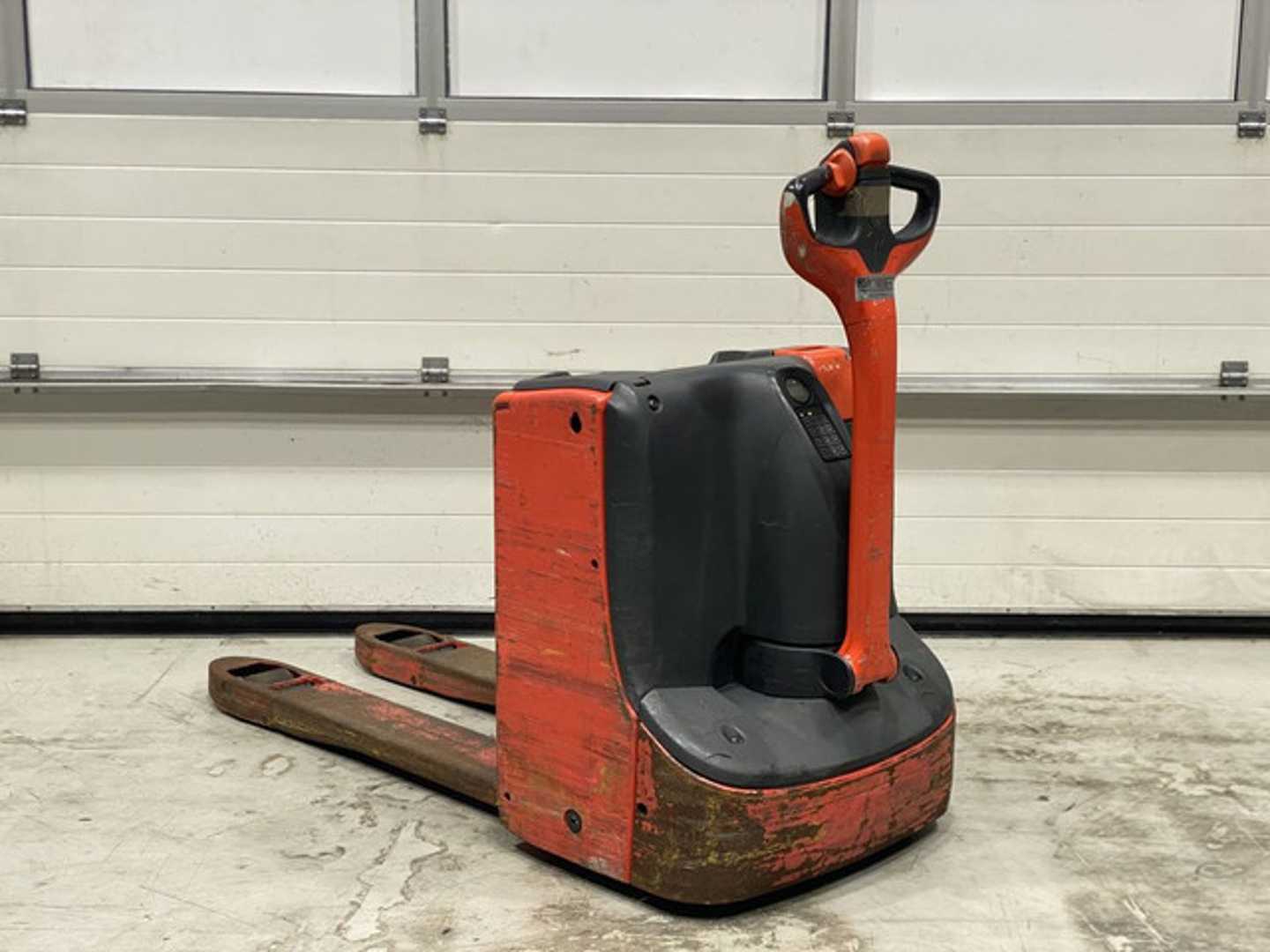 Used Forklift Linde T16 Balstdakšu krautņotājs ar dīseli (Image 3) Used Forklift Linde T16 Balstdakšu krautņotājs ar dīseli (Image 3)