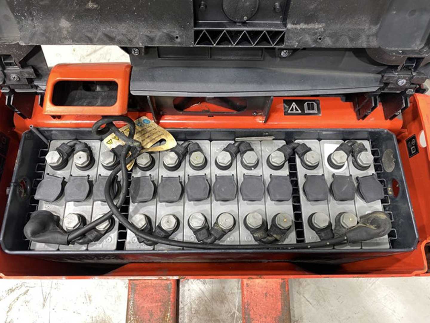 Used Forklift Linde T16 Balstdakšu krautņotājs ar dīseli (Image 7) Used Forklift Linde T16 Balstdakšu krautņotājs ar dīseli (Image 7)