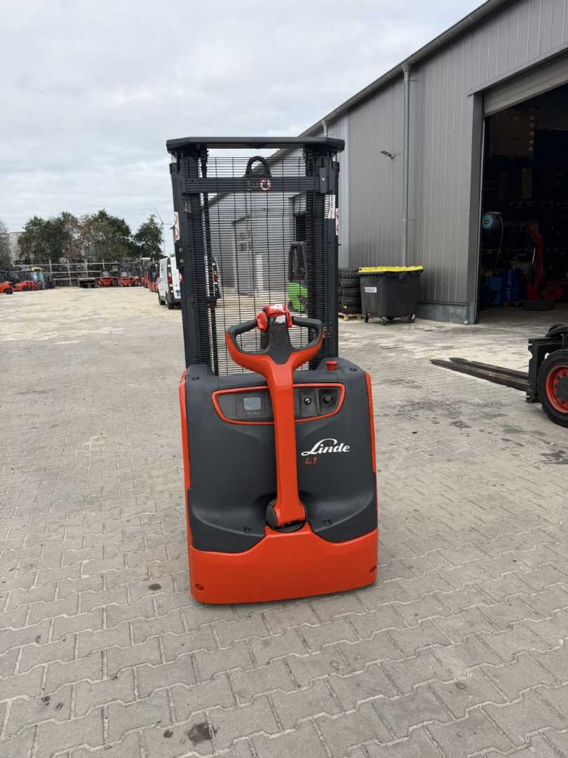 Used Forklift Linde L16 Balstdakšu krautņotājs ar dīseli (Image 3) Used Forklift Linde L16 Balstdakšu krautņotājs ar dīseli (Image 3)