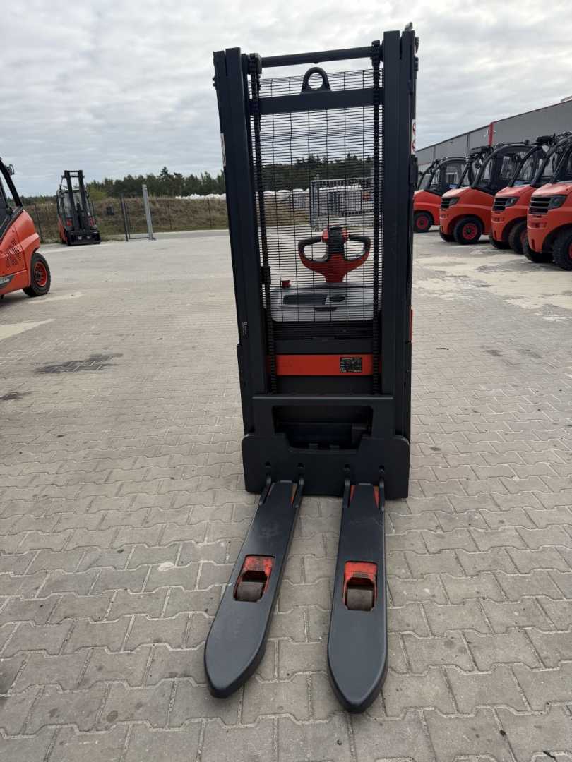 Used Forklift Linde L16 Balstdakšu krautņotājs ar dīseli (Image 6) Used Forklift Linde L16 Balstdakšu krautņotājs ar dīseli (Image 6)