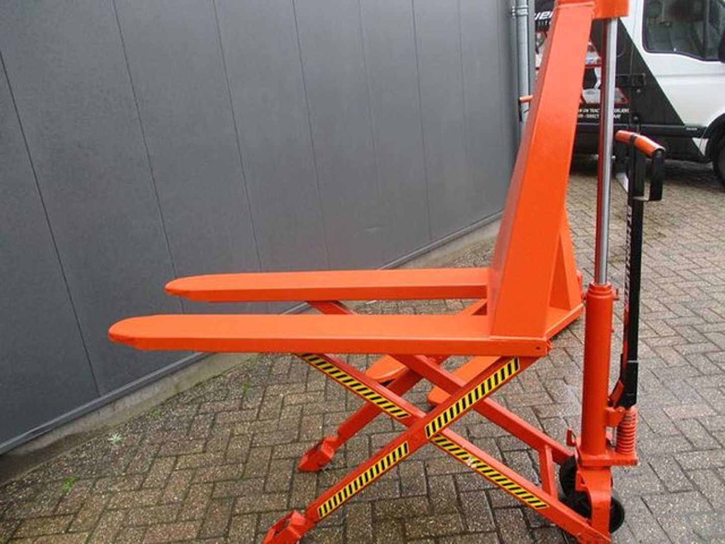 Used Forklift BT HL 1000 Balstdakšu krautņotājs ar dīseli (Image 1) Used Forklift BT HL 1000 Balstdakšu krautņotājs ar dīseli (Image 1)