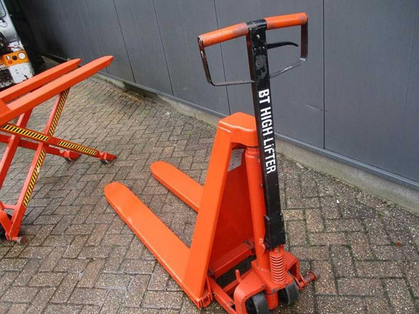 Used Forklift BT HL 1000 Balstdakšu krautņotājs ar dīseli (Image 4) Used Forklift BT HL 1000 Balstdakšu krautņotājs ar dīseli (Image 4)