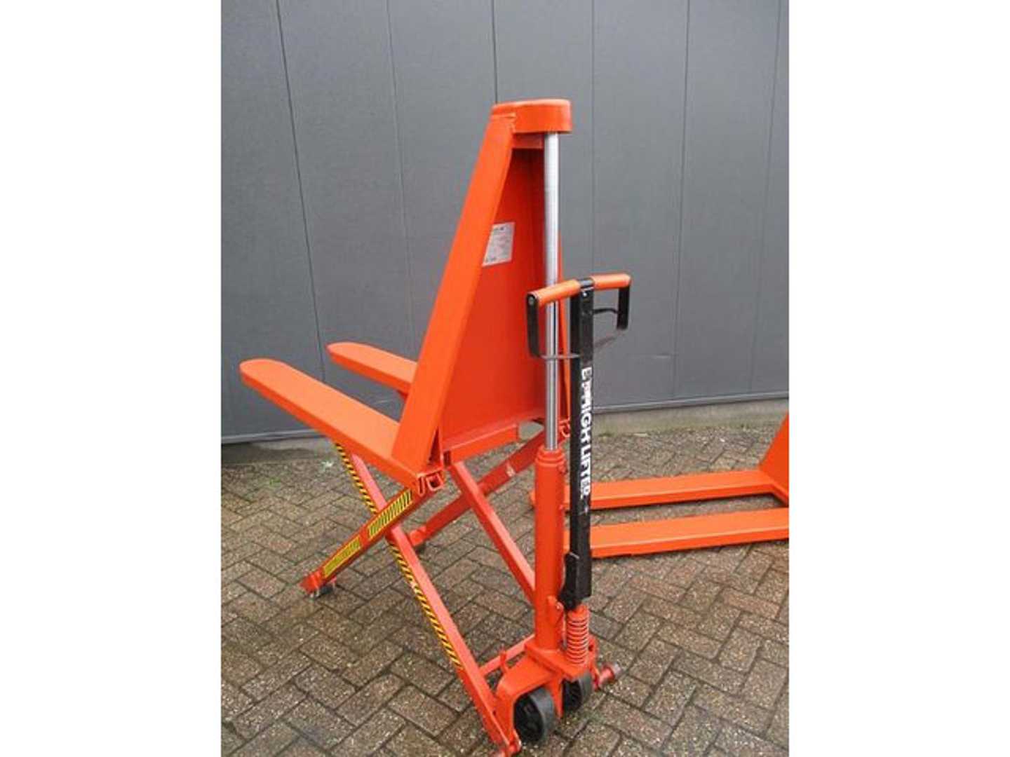 Used Forklift BT HL 1000 Balstdakšu krautņotājs ar dīseli (Image 7) Used Forklift BT HL 1000 Balstdakšu krautņotājs ar dīseli (Image 7)