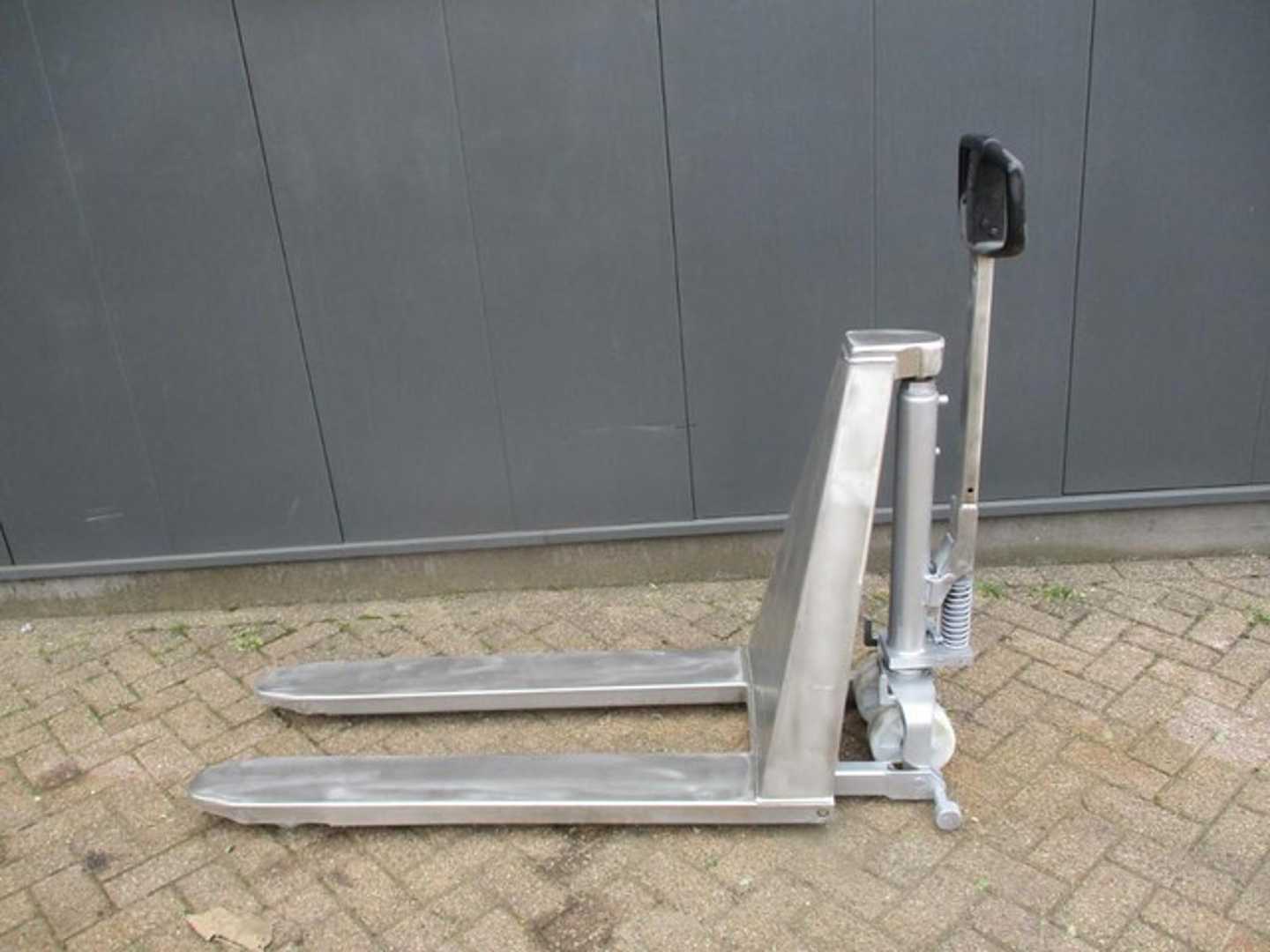 Used Forklift BT HL 1000i Balstdakšu krautņotājs ar dīseli (Image 2) Used Forklift BT HL 1000i Balstdakšu krautņotājs ar dīseli (Image 2)