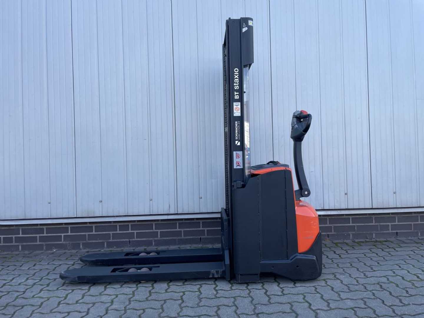 Used Forklift BT SWE120 | Nur 1.735 Bst. Balstdakšu krautņotājs ar dīseli (Image 7) Used Forklift BT SWE120 | Nur 1.735 Bst. Balstdakšu krautņotājs ar dīseli (Image 7)