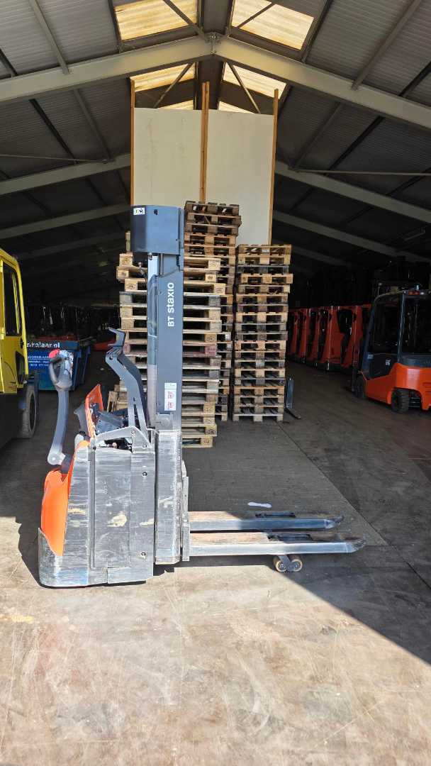 Used Forklift BT SWE140L Balstdakšu krautņotājs ar dīseli (Image 3) Used Forklift BT SWE140L Balstdakšu krautņotājs ar dīseli (Image 3)
