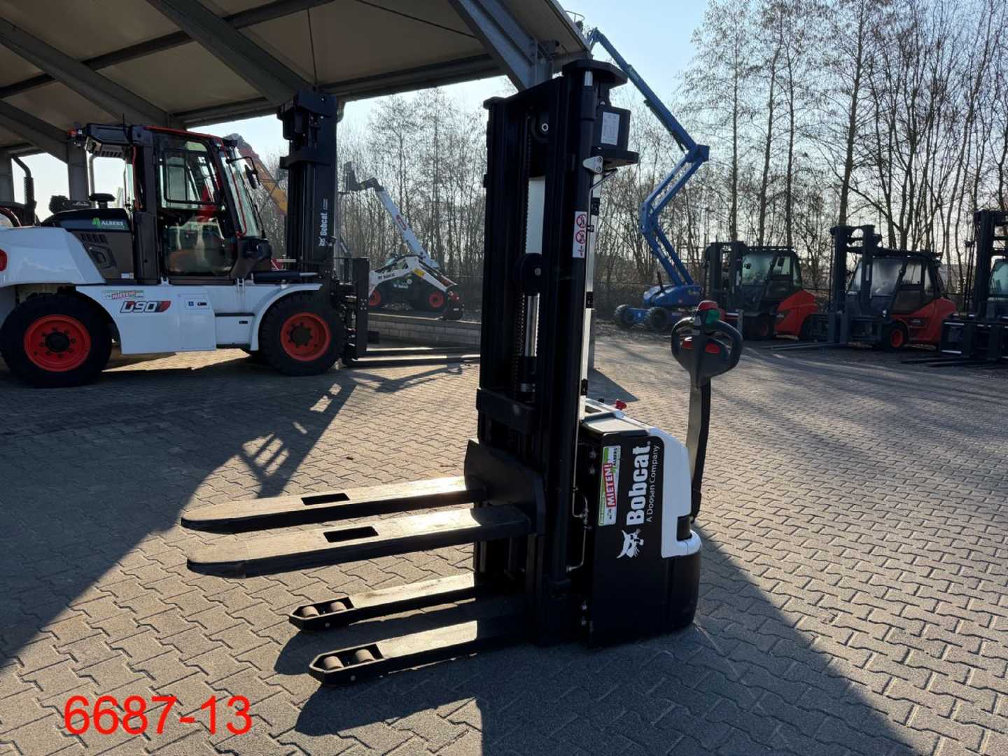 Used Forklift Bobcat BSL 16 N 7 Balstdakšu krautņotājs ar dīseli (Image 2) Used Forklift Bobcat BSL 16 N 7 Balstdakšu krautņotājs ar dīseli (Image 2)