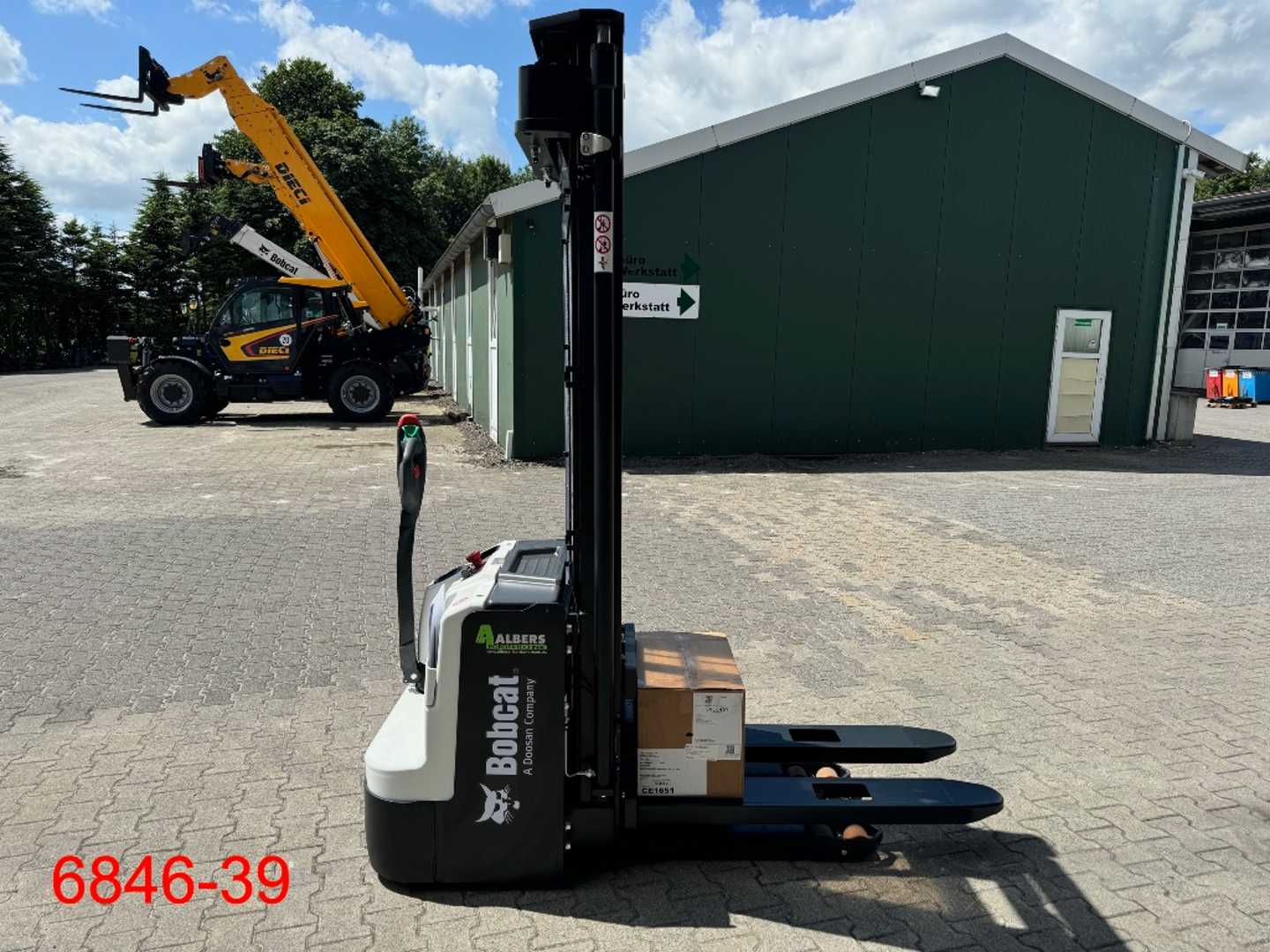 Used Forklift Bobcat BSL 16 N 7 Balstdakšu krautņotājs ar dīseli (Image 15) Used Forklift Bobcat BSL 16 N 7 Balstdakšu krautņotājs ar dīseli (Image 15)
