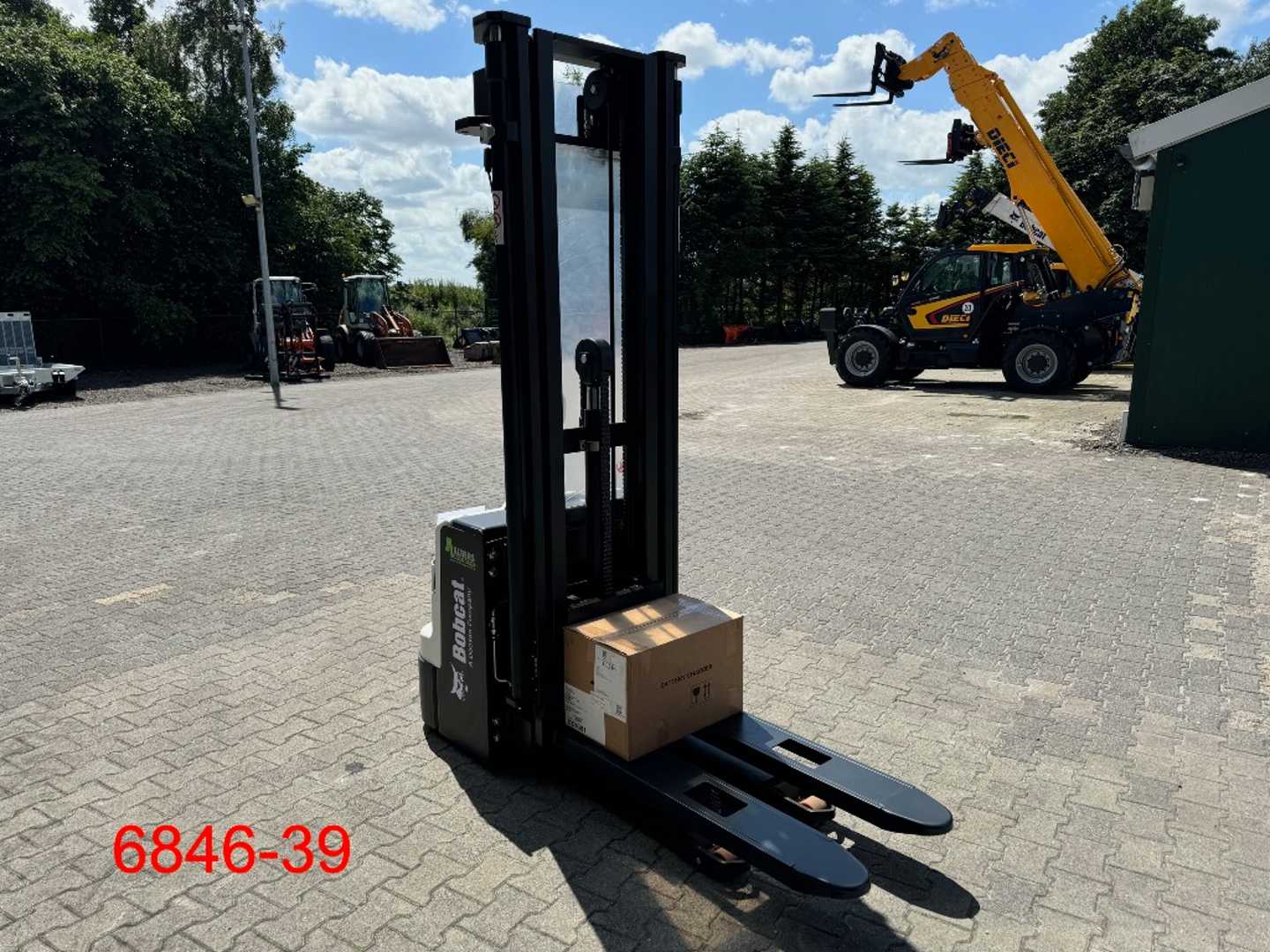 Used Forklift Bobcat BSL 16 N 7 Balstdakšu krautņotājs ar dīseli (Image 16) Used Forklift Bobcat BSL 16 N 7 Balstdakšu krautņotājs ar dīseli (Image 16)