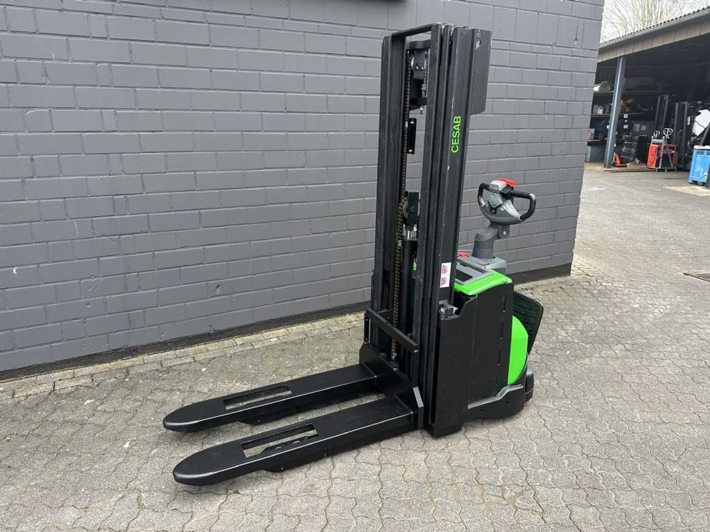 Used Forklift Cesab S212 Balstdakšu krautņotājs ar dīseli (Image 3) Used Forklift Cesab S212 Balstdakšu krautņotājs ar dīseli (Image 3)