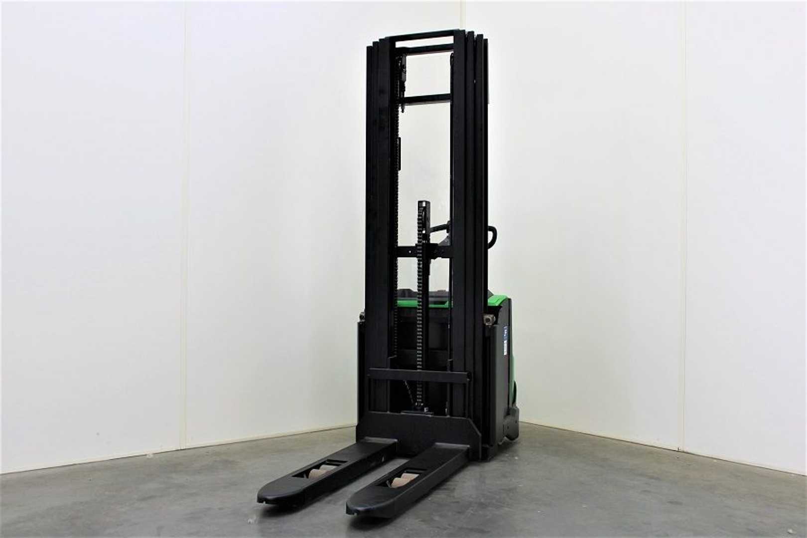 Used Forklift Cesab S 214 / 475 Balstdakšu krautņotājs ar dīseli (Image 3)