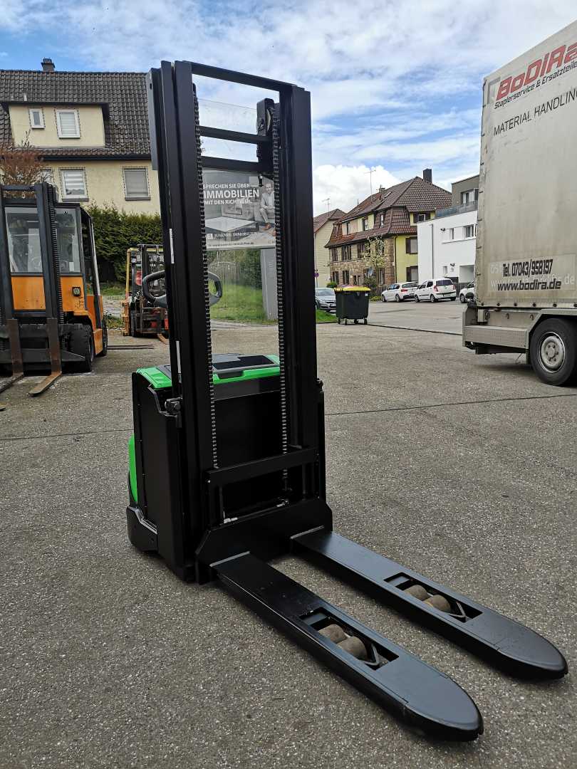 Used Forklift Cesab S210 Balstdakšu krautņotājs ar dīseli (Image 12) Used Forklift Cesab S210 Balstdakšu krautņotājs ar dīseli (Image 12)