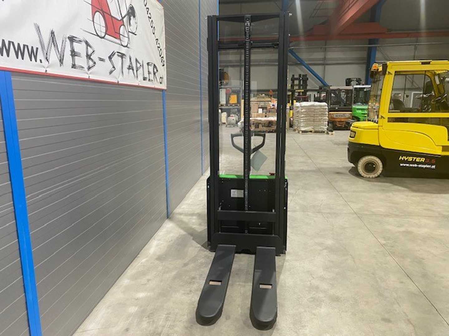 Used Forklift Cesab S010i Balstdakšu krautņotājs ar dīseli (Image 3) Used Forklift Cesab S010i Balstdakšu krautņotājs ar dīseli (Image 3)