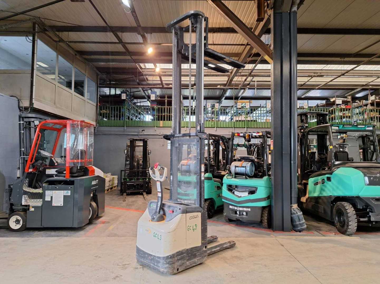 Used Forklift Crown ES4000-1.6 Balstdakšu krautņotājs ar dīseli (Image 7) Used Forklift Crown ES4000-1.6 Balstdakšu krautņotājs ar dīseli (Image 7)