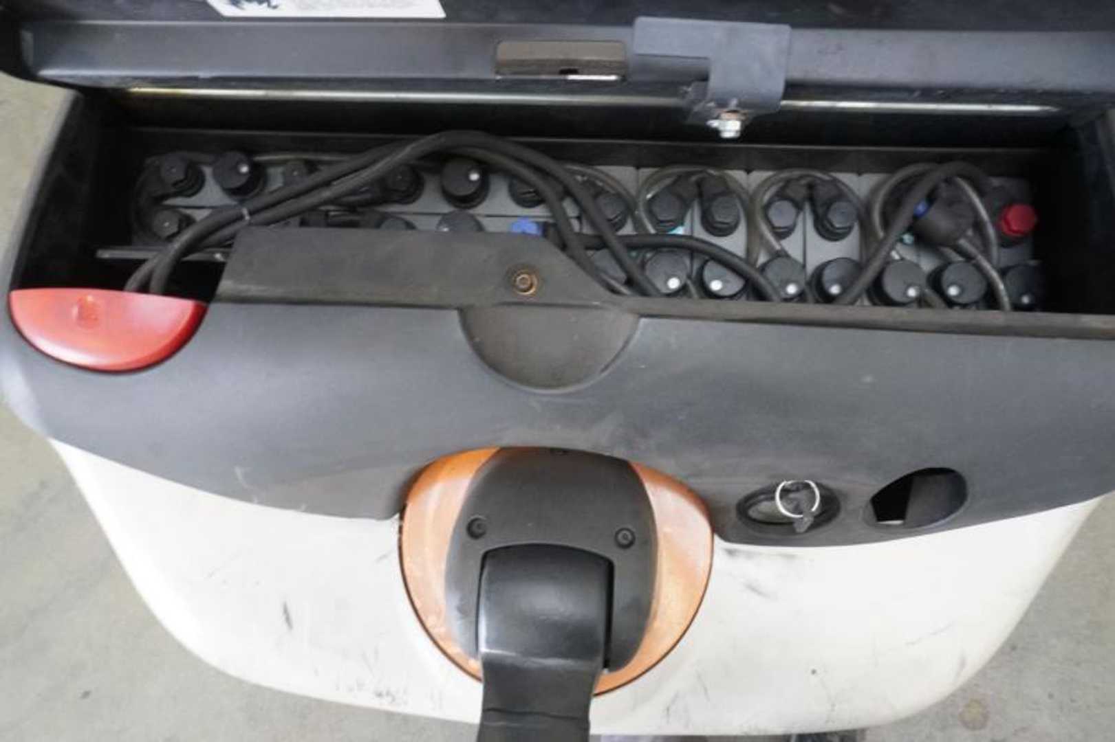 Used Forklift Crown WF 3000-1.2TL Balstdakšu krautņotājs ar dīseli (Image 4)