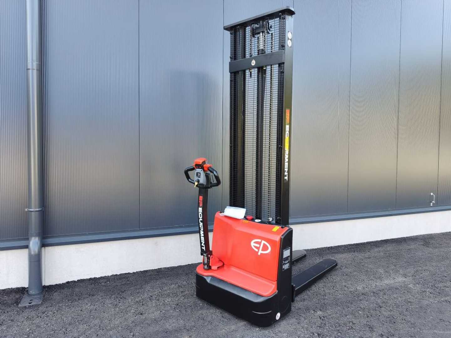 Used Forklift EP DS3 NEUMASCHINE Balstdakšu krautņotājs ar dīseli (Image 4) Used Forklift EP DS3 NEUMASCHINE Balstdakšu krautņotājs ar dīseli (Image 4)