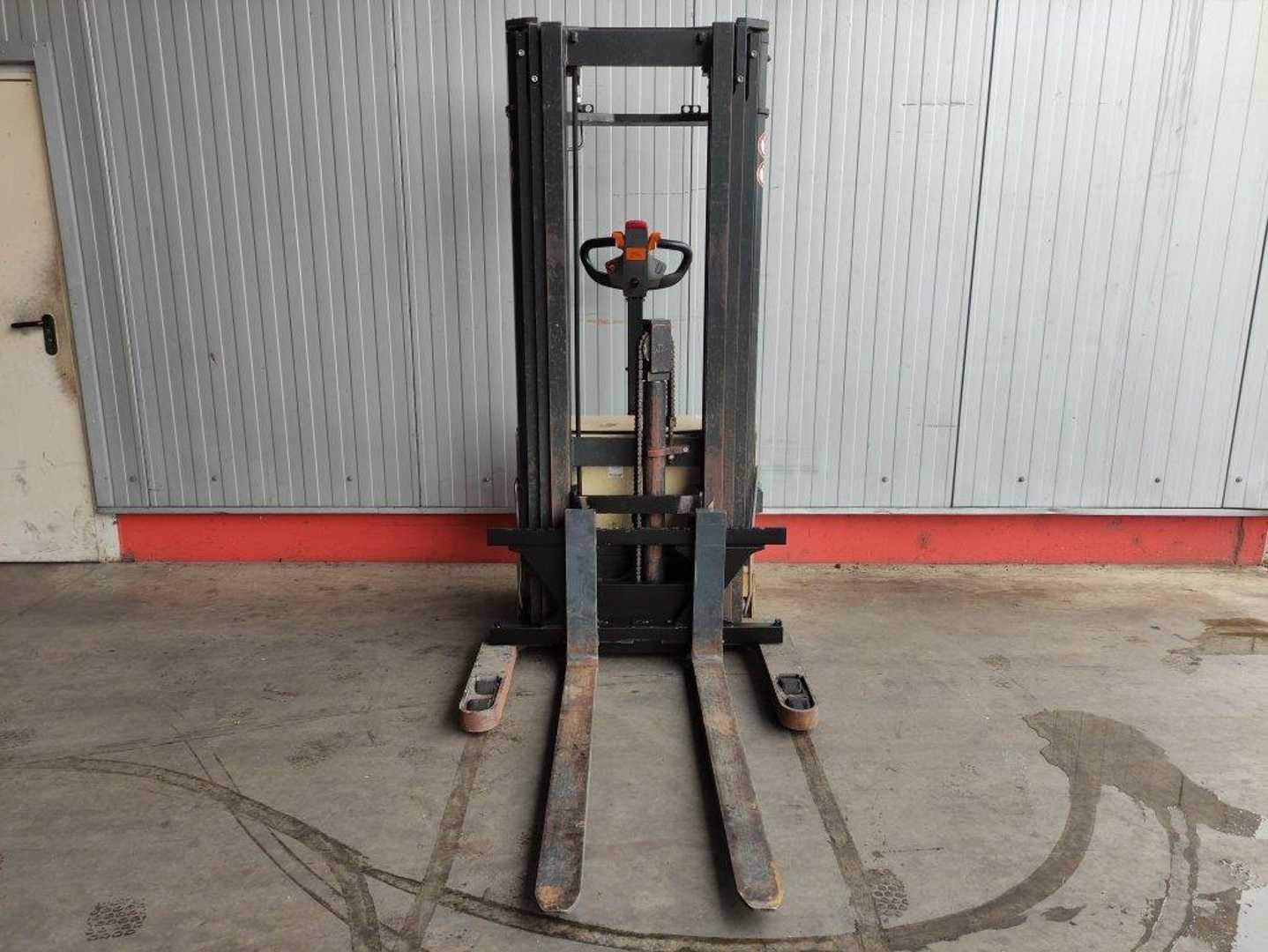 Used Forklift Hubtex EGP16/45-So Balstdakšu krautņotājs ar dīseli (Image 3) Used Forklift Hubtex EGP16/45-So Balstdakšu krautņotājs ar dīseli (Image 3)