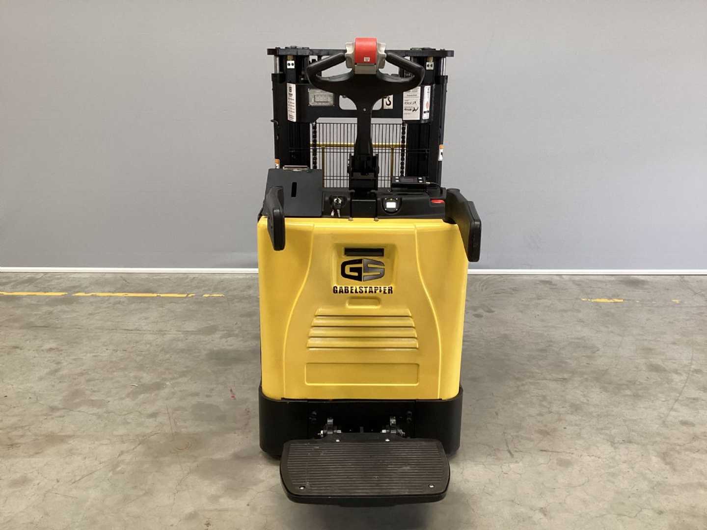 Used Forklift Hyster P2.0SD Balstdakšu krautņotājs ar dīseli (Image 3) Used Forklift Hyster P2.0SD Balstdakšu krautņotājs ar dīseli (Image 3)