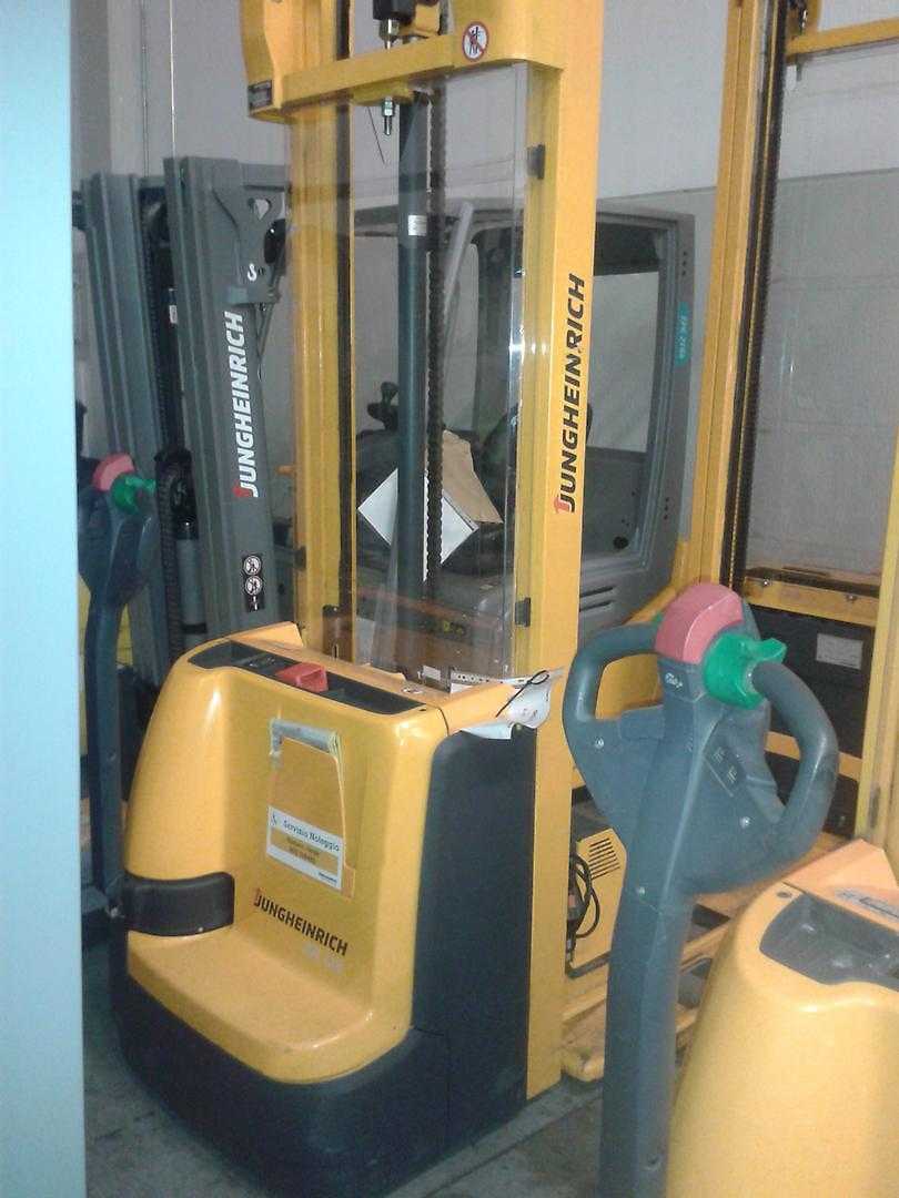 Used Forklift Jungheinrich EJC112 Balstdakšu krautņotājs ar dīseli (Image 1)