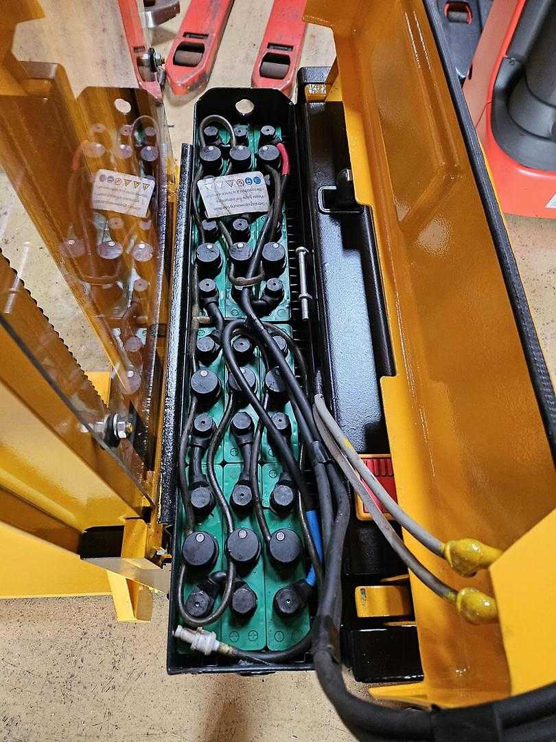 Used Forklift Jungheinrich EJC 12,5 Balstdakšu krautņotājs ar dīseli (Image 5) Used Forklift Jungheinrich EJC 12,5 Balstdakšu krautņotājs ar dīseli (Image 5)