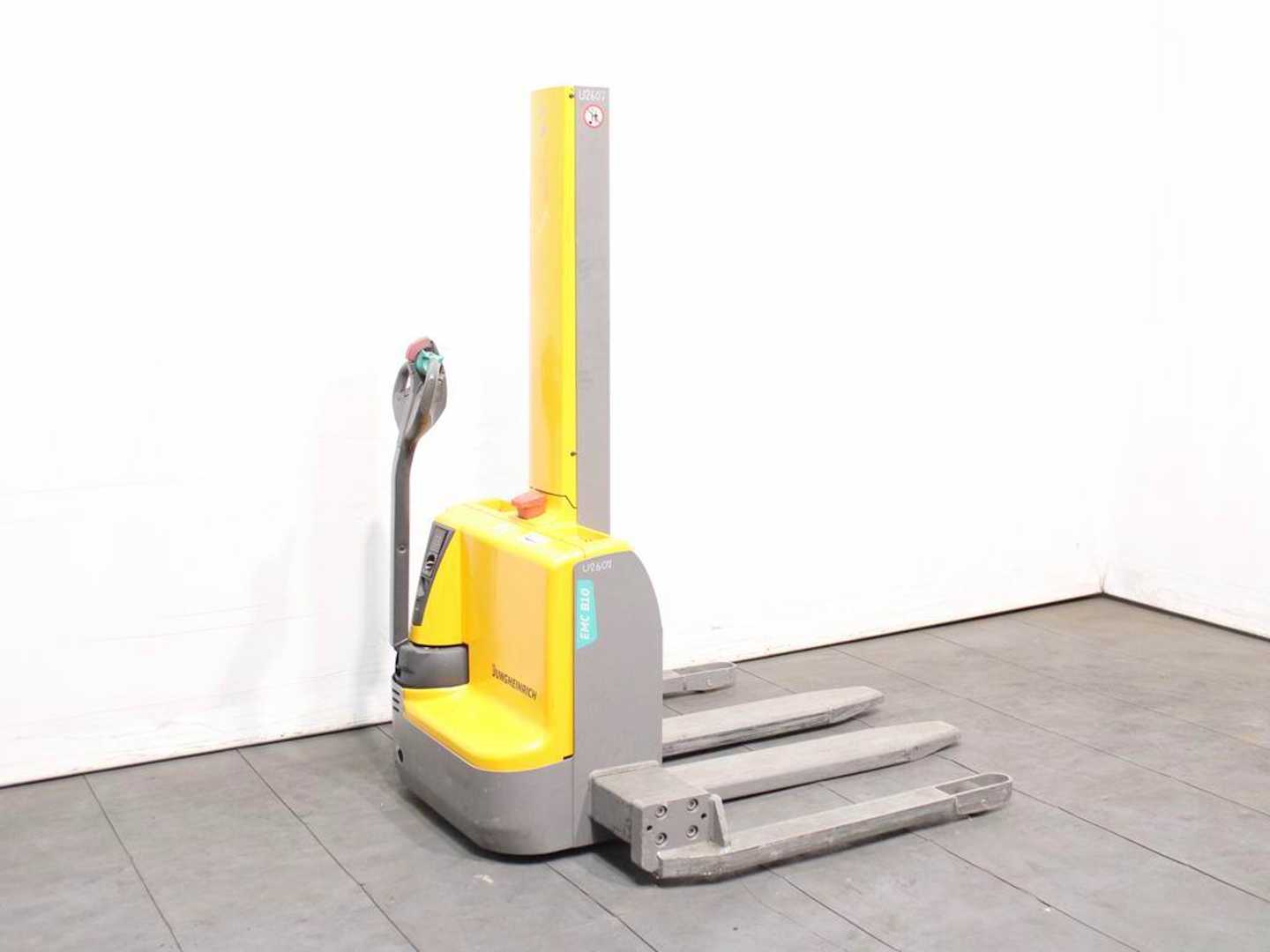 Used Forklift Jungheinrich EMC-B 10 115-57-154E Balstdakšu krautņotājs ar dīseli (Image 2) Used Forklift Jungheinrich EMC-B 10 115-57-154E Balstdakšu krautņotājs ar dīseli (Image 2)
