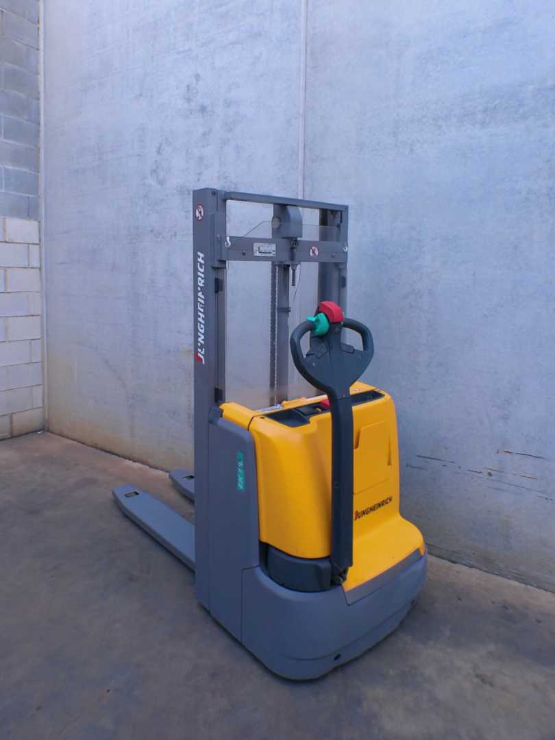 Used Forklift Jungheinrich EJC 110 250 ZT Li-Ion Balstdakšu krautņotājs ar dīseli (Image 2) Used Forklift Jungheinrich EJC 110 250 ZT Li-Ion Balstdakšu krautņotājs ar dīseli (Image 2)