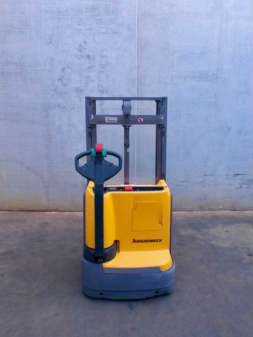 Used Forklift Jungheinrich EJC 110 250 ZT Li-Ion Balstdakšu krautņotājs ar dīseli (Image 5) Used Forklift Jungheinrich EJC 110 250 ZT Li-Ion Balstdakšu krautņotājs ar dīseli (Image 5)